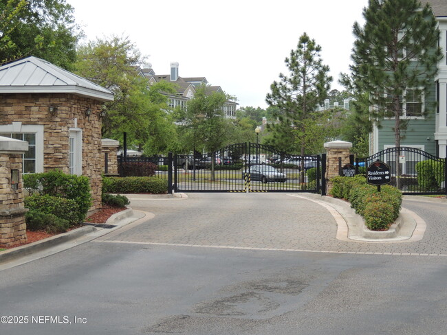 Building Photo - 8550 Touchton Rd Unit 1036