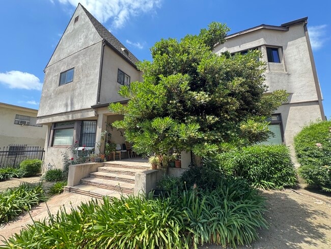 Photo - 1341 N Bronson Ave