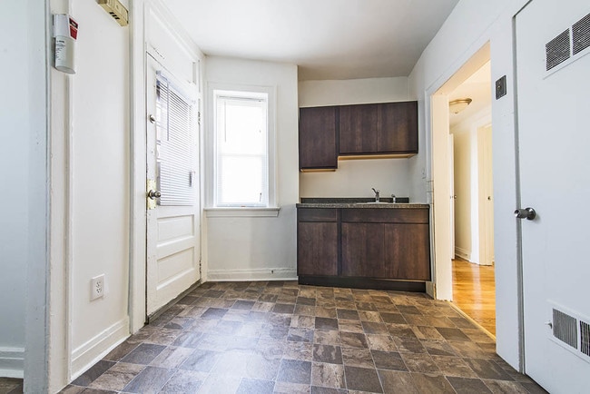 Photo - 102 S 17th Ave