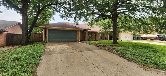 Building Photo - 2204 Oak Hill Dr Rental