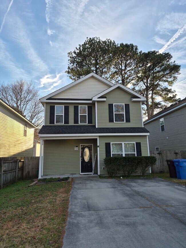 Photo - 1723 Fisher Ave