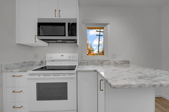 Photo - 1824 Wordsworth St