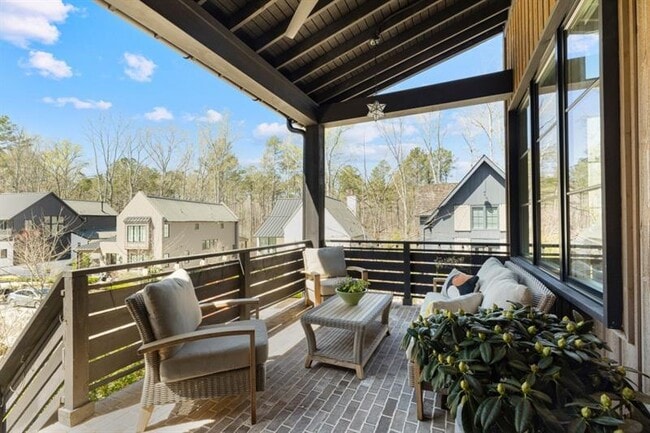 Photo - 304 Mado Ln