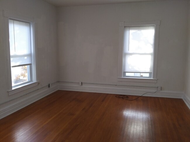 Photo - 11 E State St Unit 2