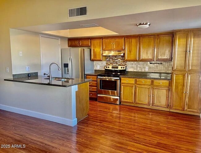 Photo - 861 E Lola Dr