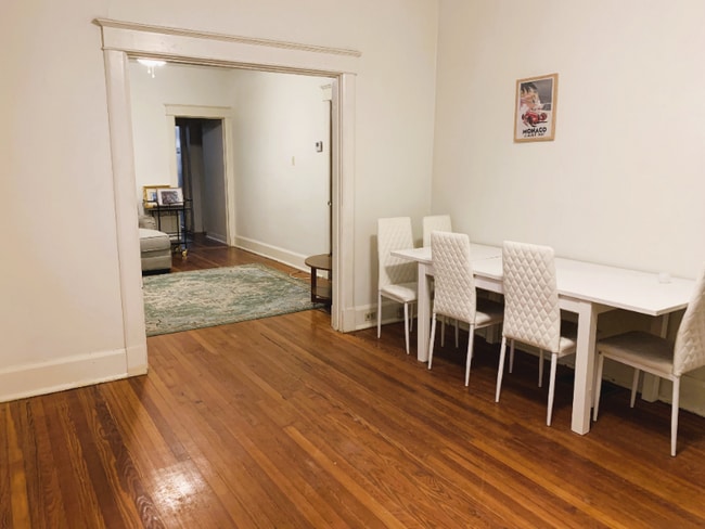 Photo - 1031 Broadway St