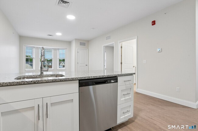Photo - 55 Steele Blvd Unit 303