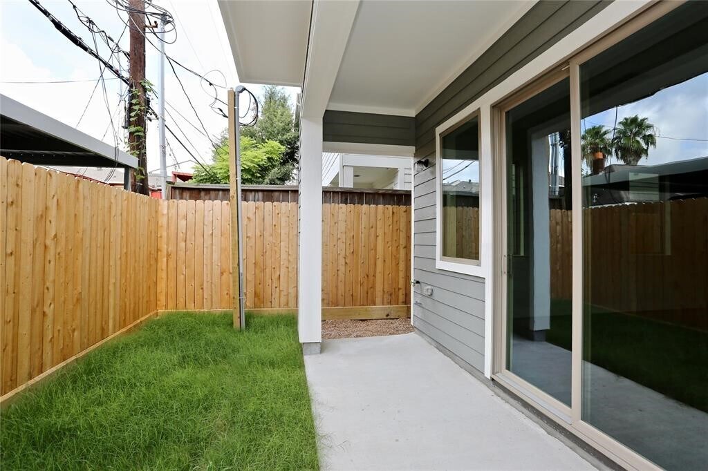 Photo - 513 W Bell St