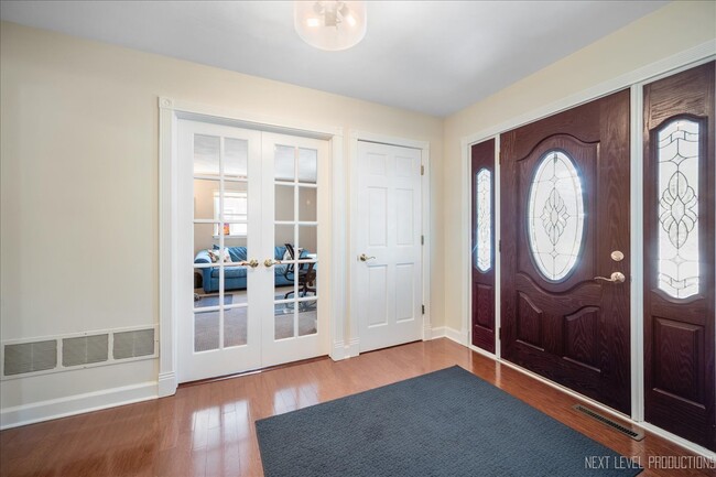 Photo - 747 Cheever Ave