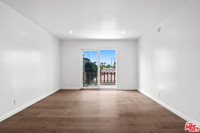 Photo - 616 Sunset Ave Unidad D