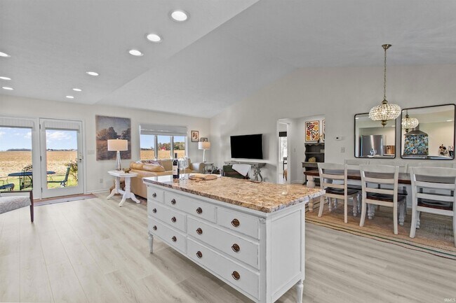 Photo - 2083 W 425 N