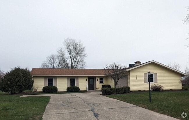 Building Photo - 2907 Greenbriar Dr Rental