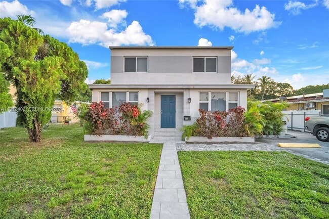 Building Photo - 3030 NW 16th St Unit 1