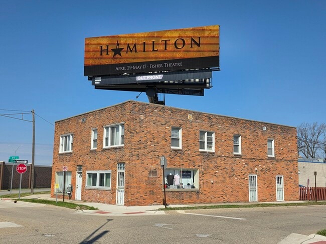 Building Photo - 22006 N Chrysler Dr Unit 4