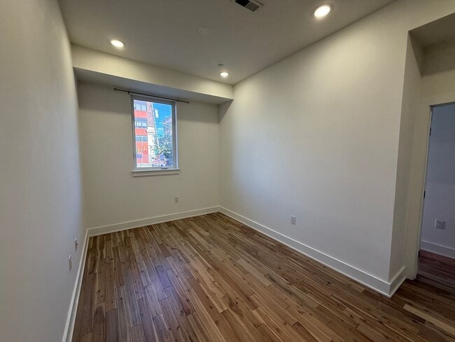 1433 Brown St Unit 2
