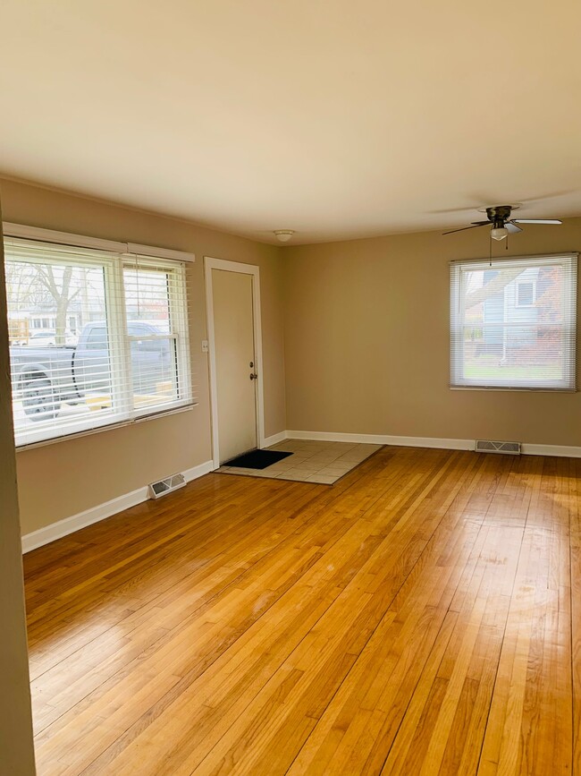 Photo - 515 212th Pl