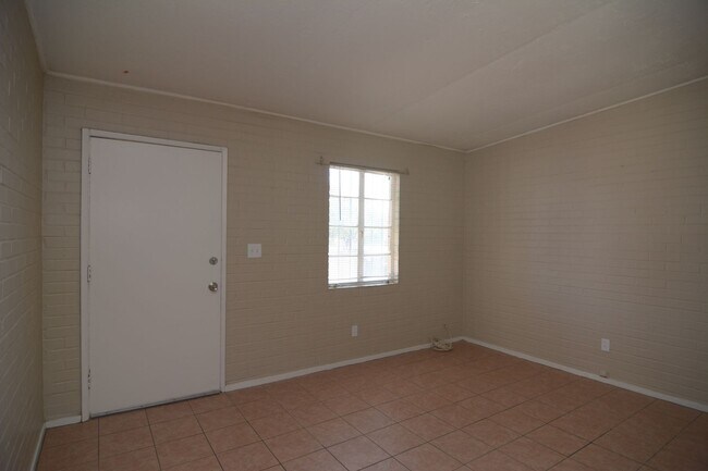 Photo - Charming 1 Bedroom  1 Bath Duplex! South Tucson Location!