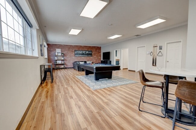 The Colonial House - Colonial House