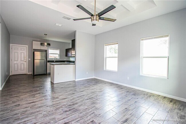 Photo - 14 Valeria St Unit 1