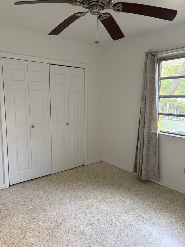 Photo - 117 N Bay Harbor Dr