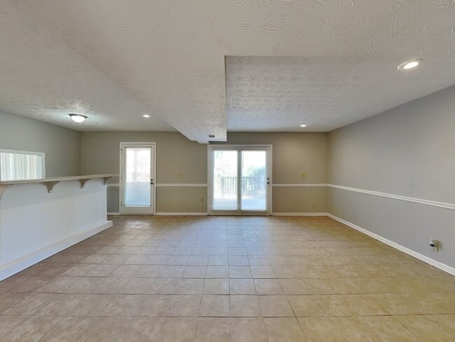 Photo - 7163 Whitfield Dr