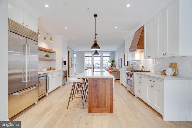 Photo - 467 M St NW