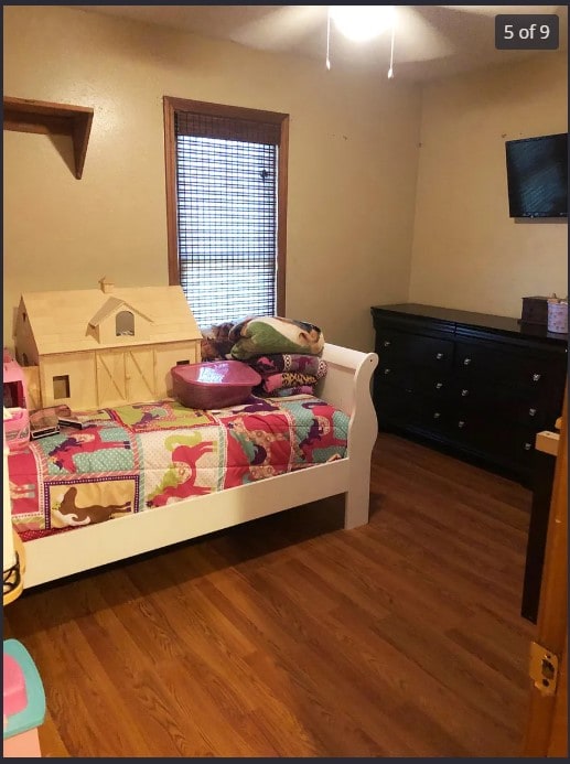 Photo - 215 E New Melville Rd