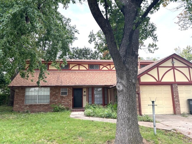 Photo - Impressive 5 Bedrooms & 3 full Bathroom Home