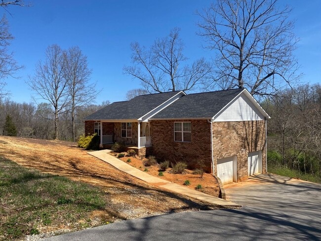 2069 Lindsey Ln