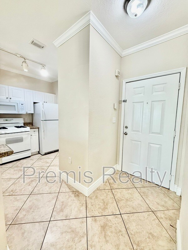 Photo - 2721 Via Murano Unit 335