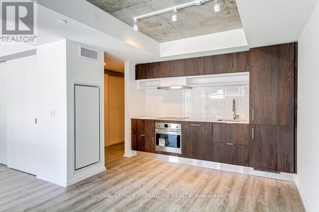 Photo - 8 Hillsdale Ave E Unité 740