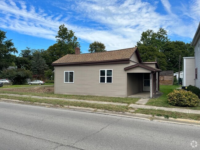 Building Photo - 1004 W Sandusky Ave Rental