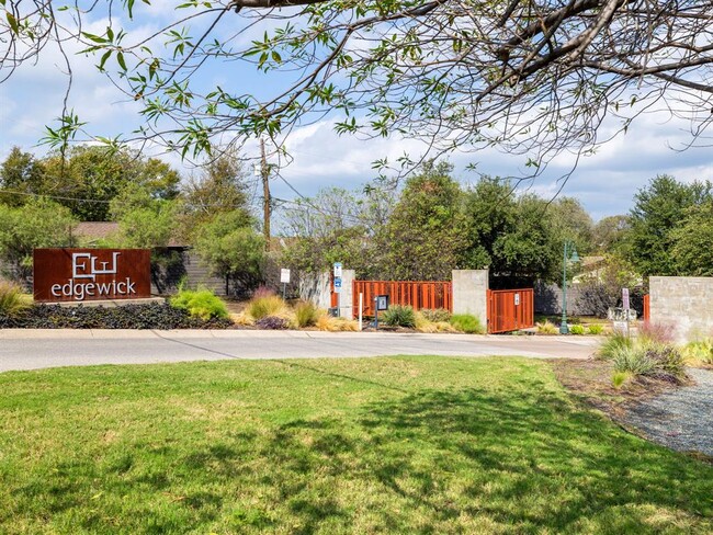 Photo - 2020 Sager Dr Unidad 260C