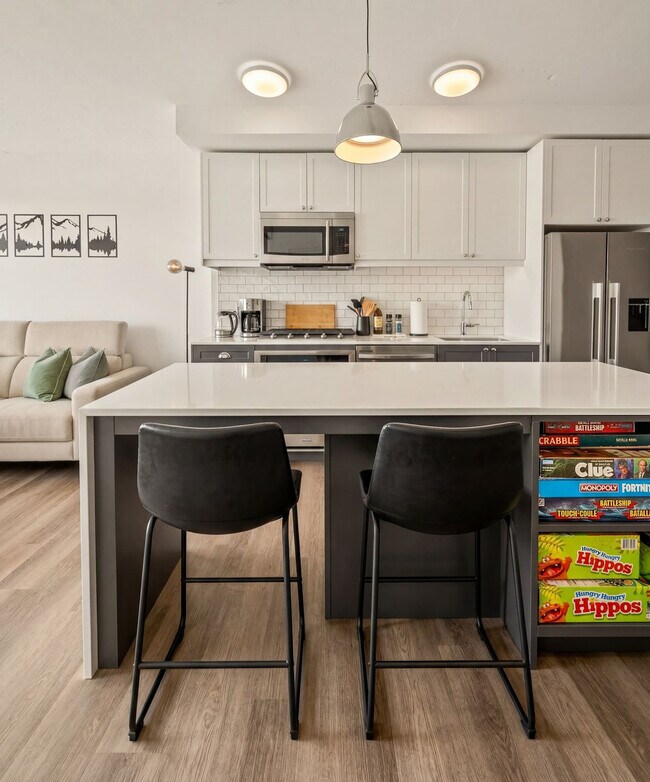 Photo - 327-39A 9a St NW Unit SI FL5-ID1524611P