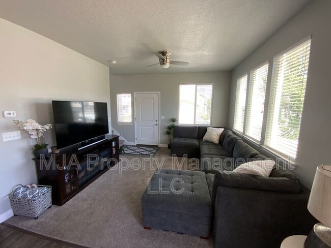 Photo - 5549 Dornton Ct