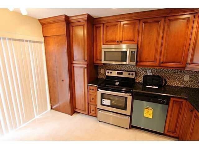 Photo - 140 SE 12th Ave