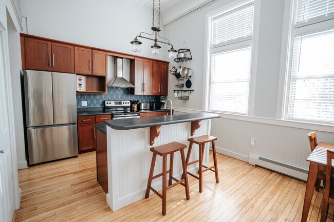 Photo - 1251 Congress St