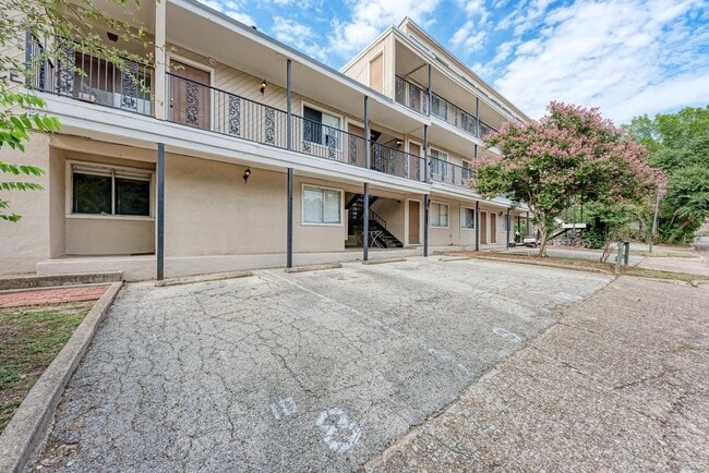 Photo - 2 month lease cute 1-1 blocks from campus and 1 block from UT shuttle