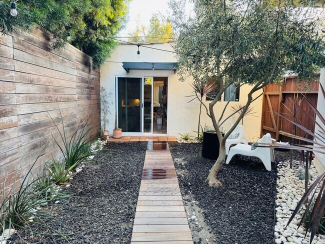 Building Photo - 9048 Hargis St Unit Back house