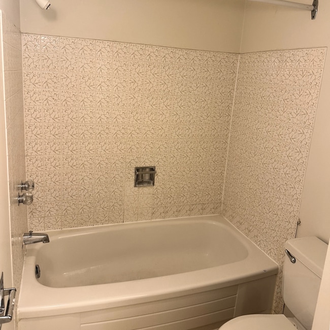 Photo - 10601-10100 100 St Unit 318