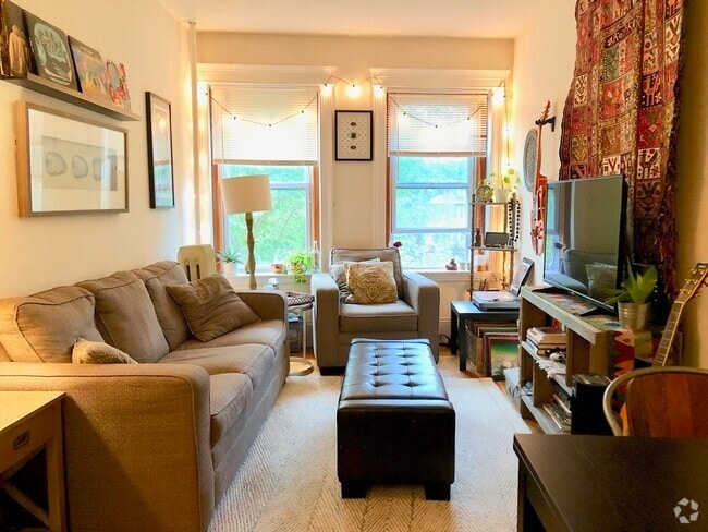 Building Photo - 1872 Commonwealth Ave Unit 6 Rental
