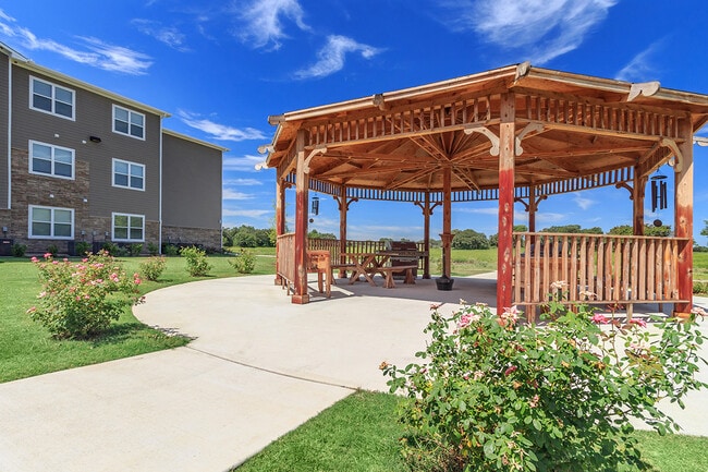 Photo - Hunter's Chase Senior Apartments