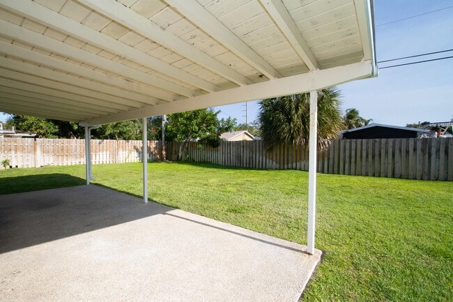 Photo - 214 SW 3rd St