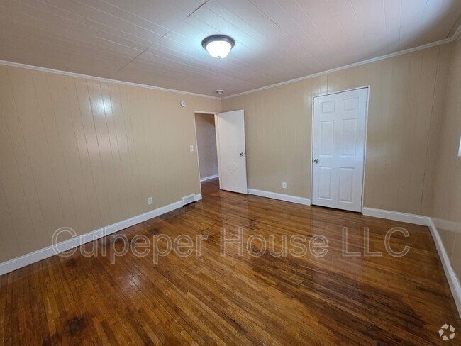Building Photo - 2209 W Laskey Rd Rental
