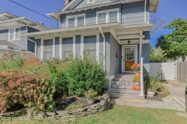 Photo - 705 7th Ave