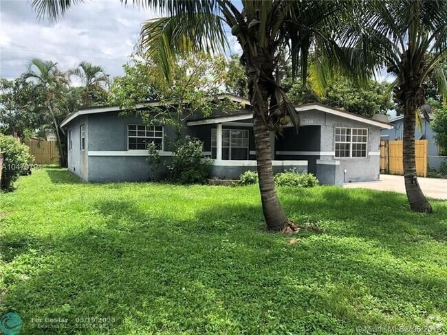 Building Photo - 3651 NW 9th St Rental