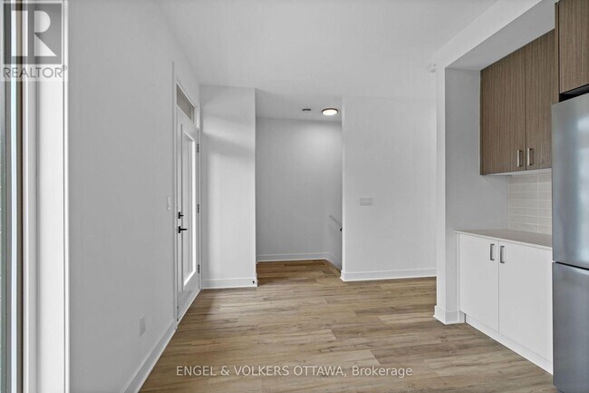 Photo - 1260 Marenger St