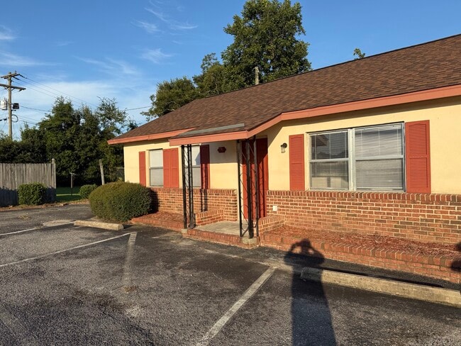 Building Photo - 796 Chestnut St Unit 796 Rental