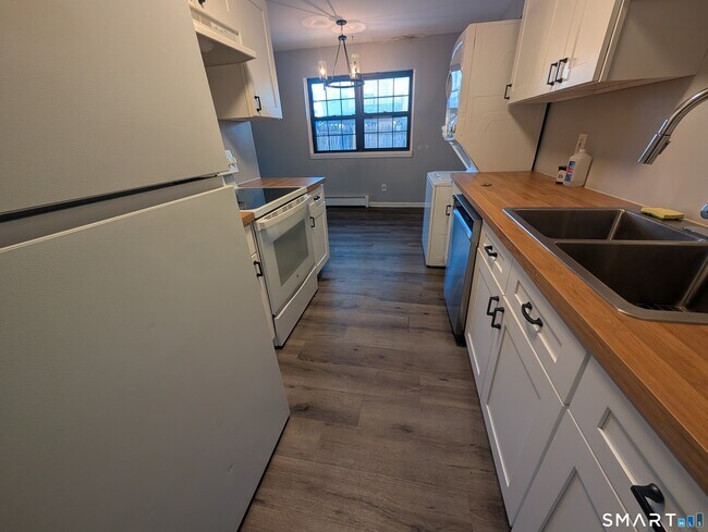 Photo - 21 Enid St Unidad APT A