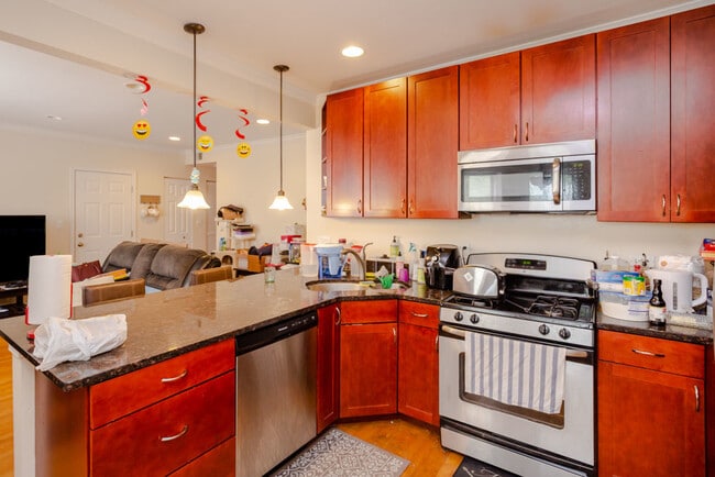 Photo - 6301 N Francisco Ave Unidad 3